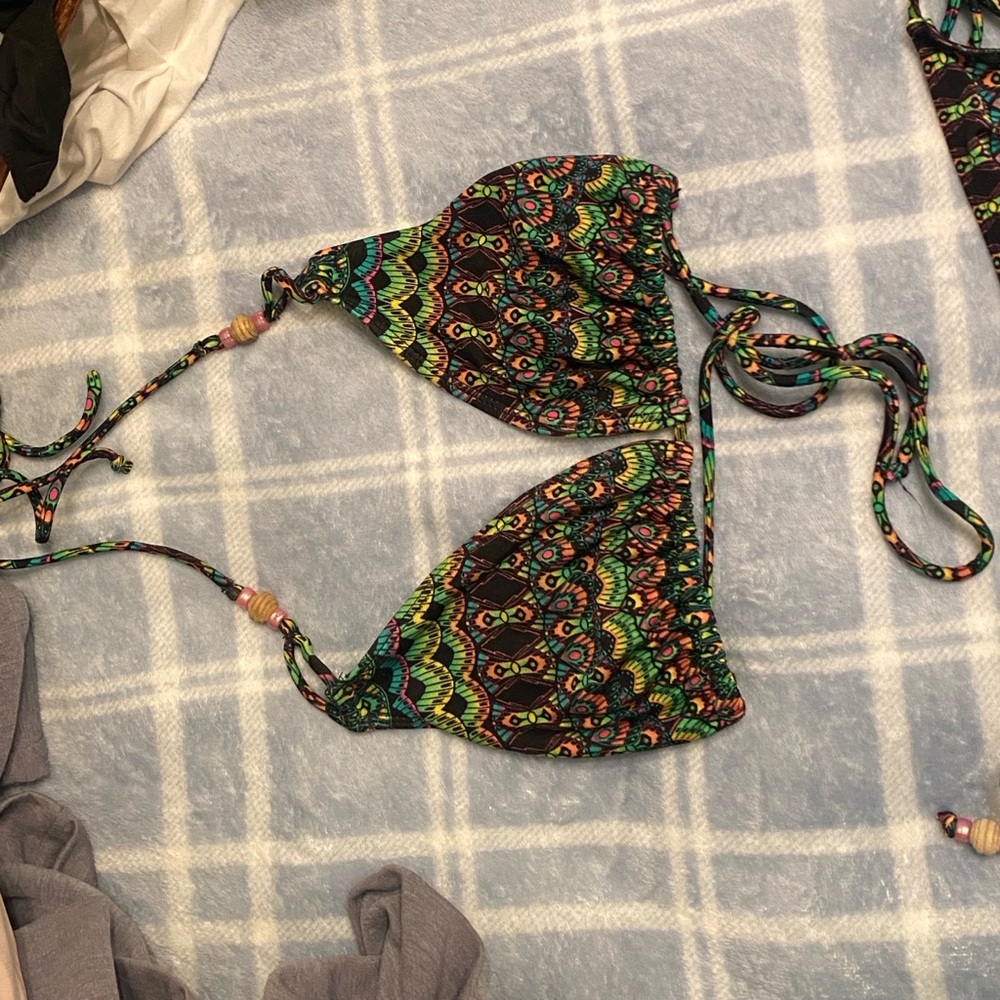 Kirra Multicolor Patterned Bikini - Picture 5 of 8